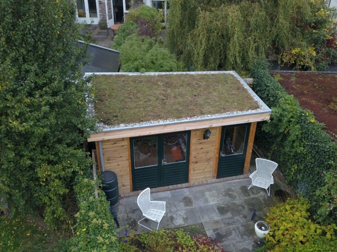 tuinhuis met schuine achterkant en groendak